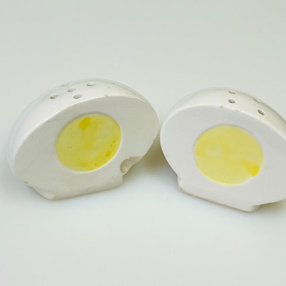 Hard Boiled Egg Halves Salt And Pepper Shakers Vintage Ceramic. - Picture 2 of 9